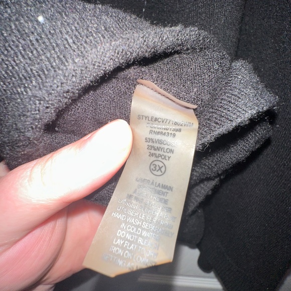 Black Sequin Heart "LOVE" Sweater, Size 3X - Picture 5 of 6